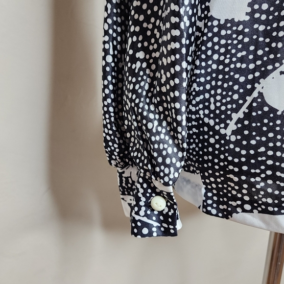 Vintage 1070s Liberty House of Hawaii Black and White Floral Button Down Blouse - Picture 5 of 9